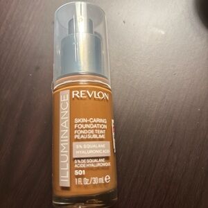 Revlon Illuminance Skin-Caring Foundation - Warm Brown‎